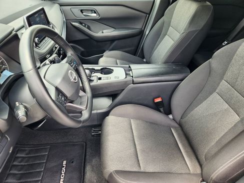 Used 2025 Nissan Rogue SV FWD image 13