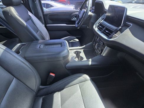Used 2021 Chevrolet Tahoe Z71 w/ Z71 Signature Package AWD/4WD image 3