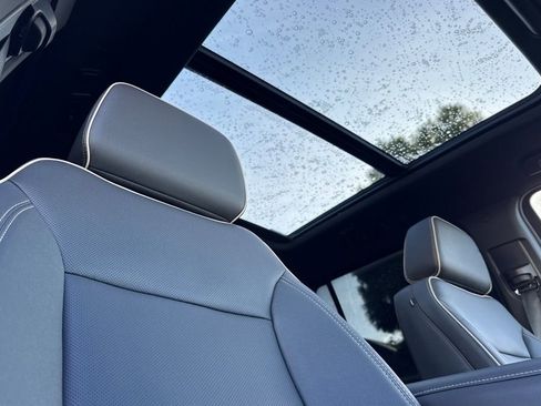 Certified 2024 Chevrolet Suburban Premier image 20