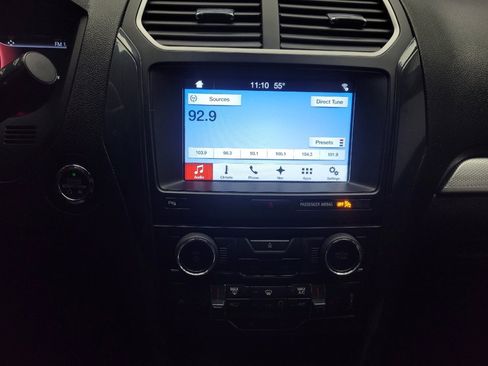 Used 2017 Ford Explorer XLT w/ Equipment Group 202A FWD image 25