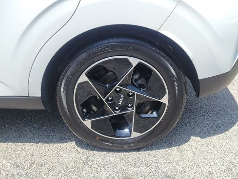 Certified 2025 Kia Soul EX FWD image 8
