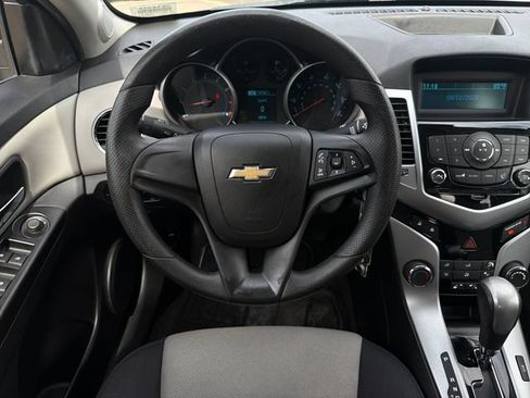 Used 2014 Chevrolet Cruze LS FWD image 15