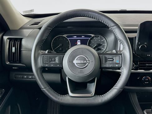 Used 2024 Nissan Pathfinder SL w/ Black Appearance Package AWD/4WD image 18