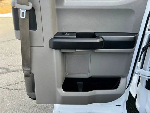 Used 2017 Ford F250 XL w/ Power Equipment Group image 19