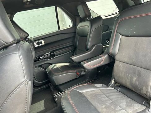 Used 2023 Ford Explorer ST-Line w/ Class IV Trailer Tow Package AWD/4WD image 9
