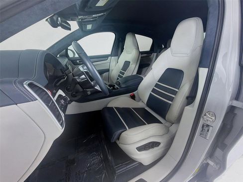 Certified 2023 Porsche Cayenne GTS image 5