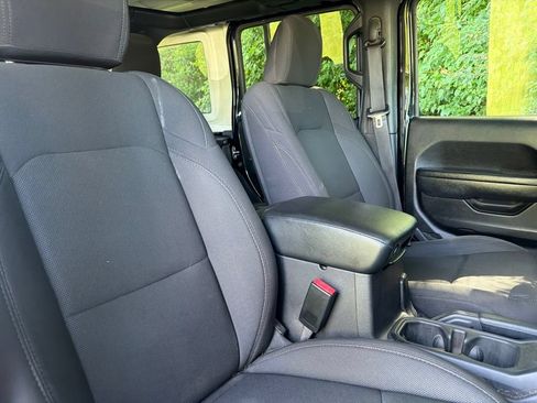 Used 2023 Jeep Wrangler Unlimited Sport AWD/4WD image 45