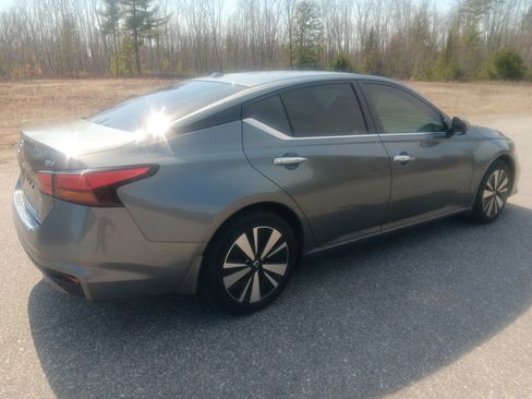 Used 2019 Nissan Altima 2.5 SV FWD image 5