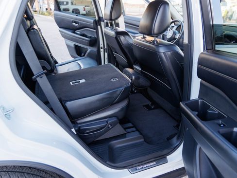 Used 2023 Nissan Pathfinder SL w/ Lighting Package (N92) image 57