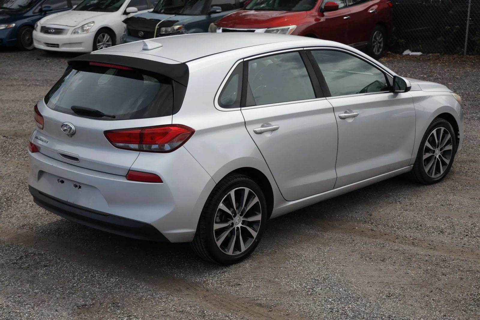 Used 2018 Hyundai Elantra GT FWD image 7