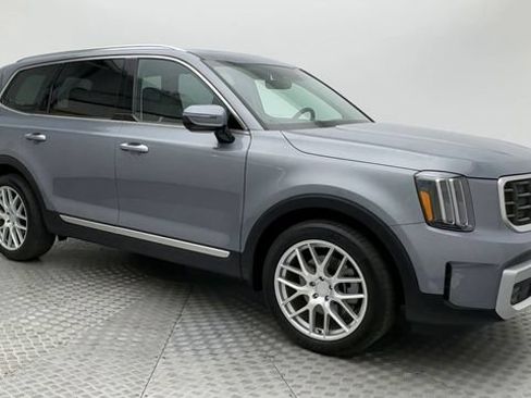 Used 2025 Kia Telluride SX AWD/4WD image 2