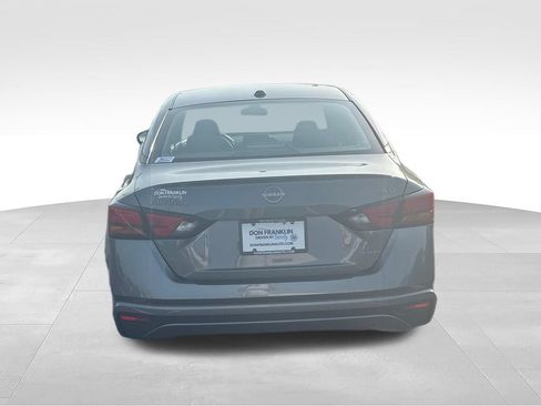 Used 2024 Nissan Altima 2.5 SV AWD/4WD image 4