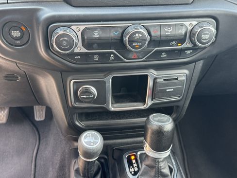Used 2023 Jeep Wrangler Unlimited Sport AWD/4WD image 28