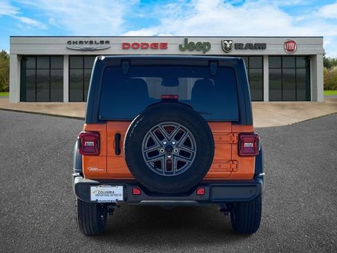 Used 2025 Jeep Wrangler Sport S image 29