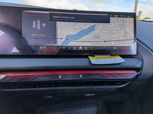 Used 2025 BMW X3 xDrive30i w/ Premium Package image 12