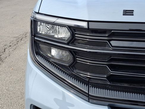 Used 2025 Ford Expedition Platinum w/ Stealth Appearance Package image 9