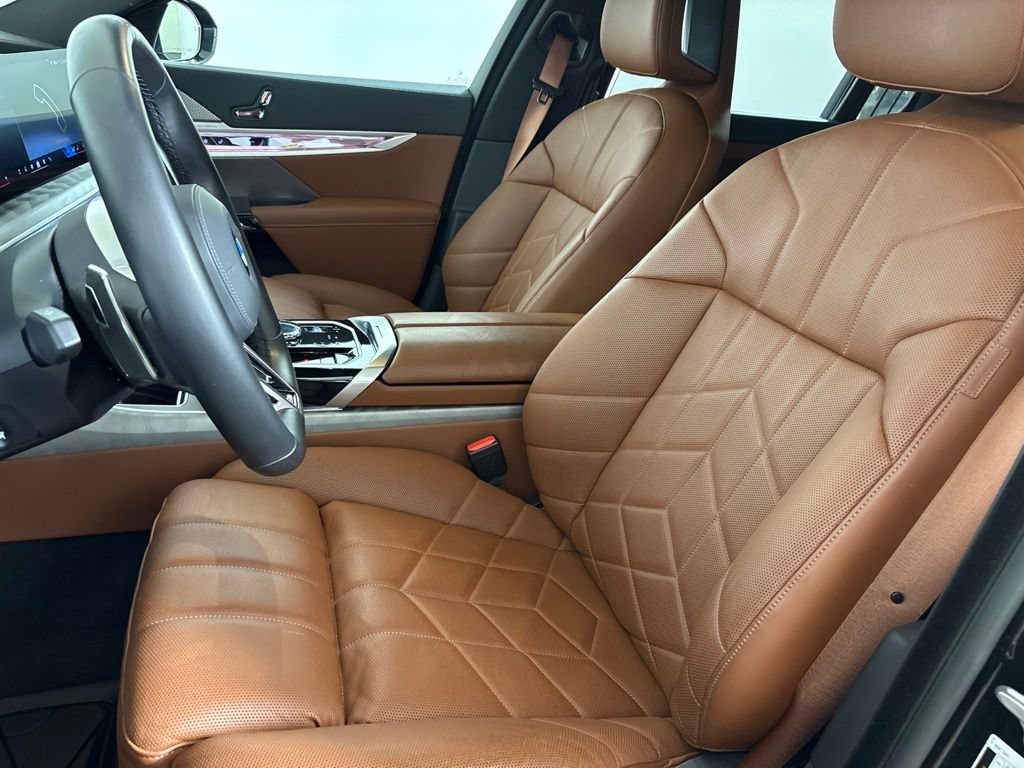 Certified 2026 BMW 740i xDrive w/ Executive Package AWD/4WD image 25