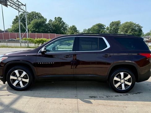 Used 2020 Chevrolet Traverse LT w/ LT Premium Package AWD/4WD image 11