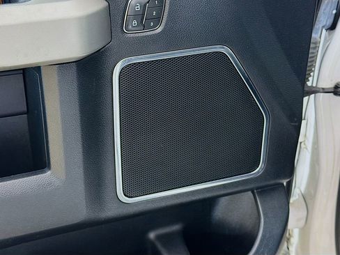 Used 2019 Ford F150 Lariat w/ Equipment Group 502A Luxury AWD/4WD image 28