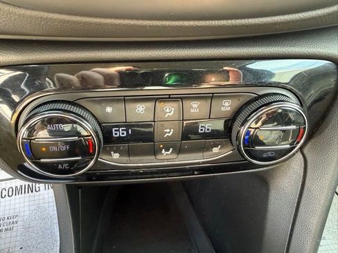 Used 2022 Buick Encore GX Select FWD image 17