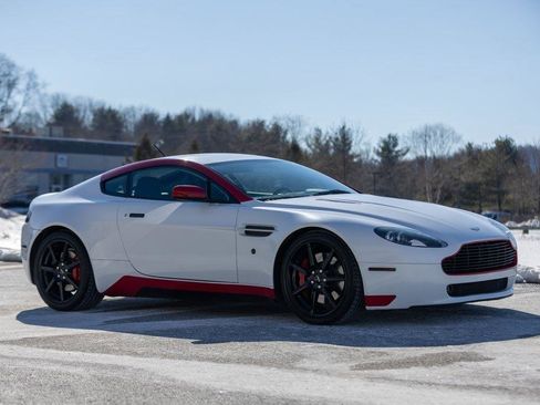 Used 2006 Aston Martin V8 Vantage Coupe image 37