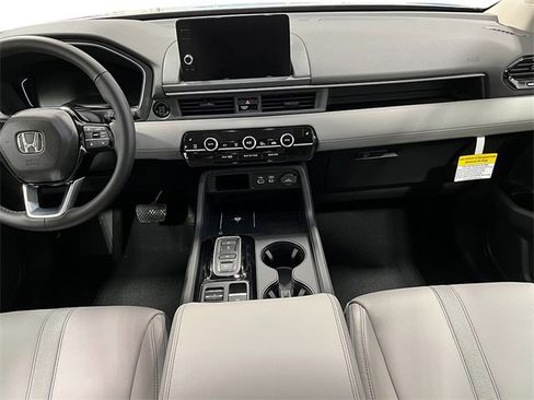 New 2025 Honda Pilot EX-L image 17