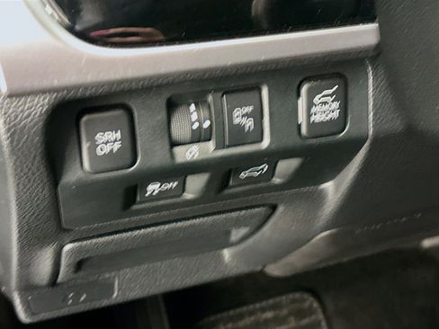 Used 2018 Subaru Forester 2.5i Touring image 17