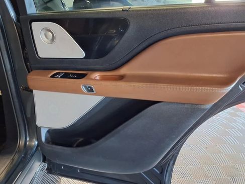 Used 2021 Lincoln Aviator Reserve w/ Equipment Group 202A AWD/4WD image 12