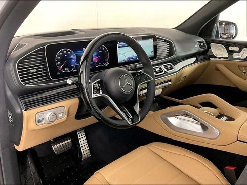 New 2026 Mercedes-Benz GLS 580 4MATIC image 6