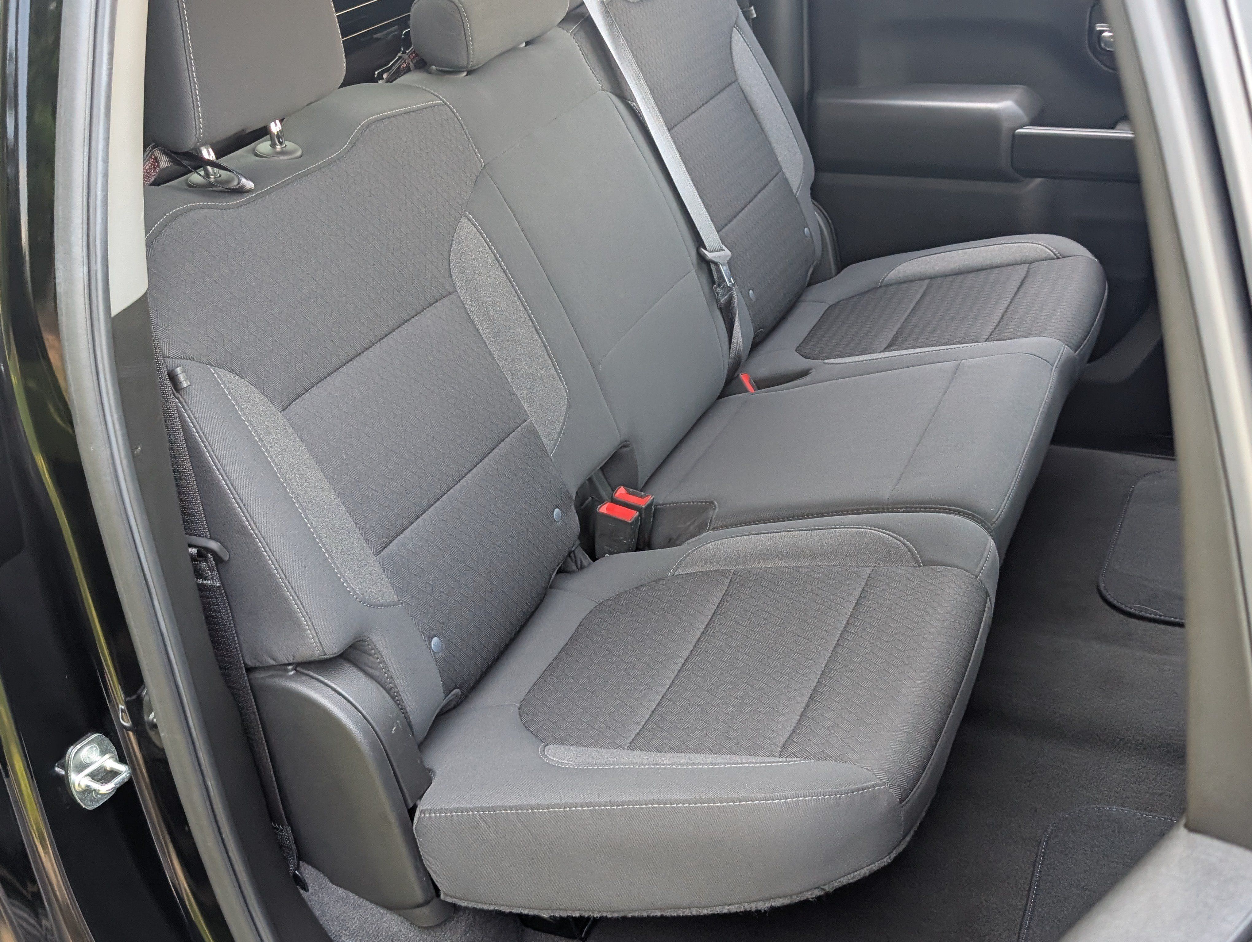 Used 2022 Chevrolet Silverado 1500 LT AWD/4WD image 19