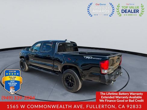 Used 2017 Toyota Tacoma TRD Sport w/ Tow Package RWD image 5