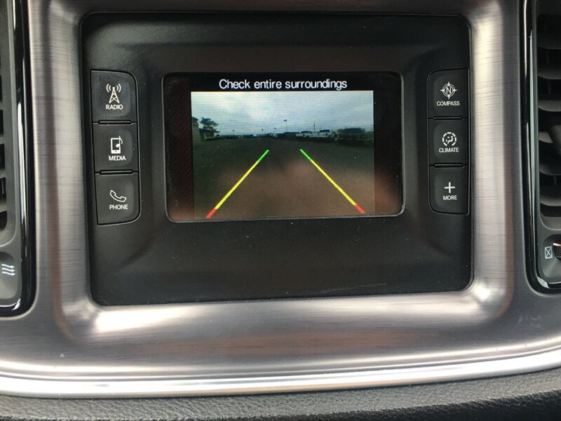 Used 2016 Dodge Challenger SXT w/ Driver Convenience Group RWD image 9