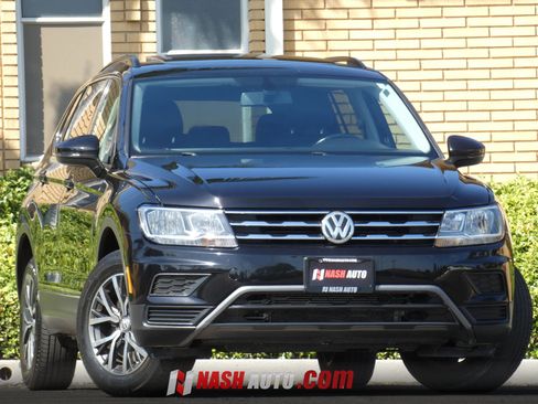 Used 2018 Volkswagen Tiguan SE w/ Panoramic Sunroof Package AWD/4WD image 3