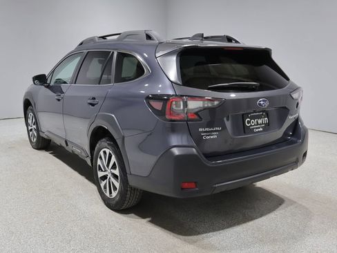 Used 2024 Subaru Outback Premium AWD/4WD image 5