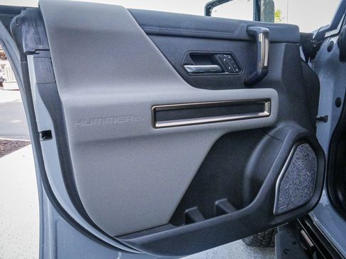 Used 2025 GMC Hummer EV 3X AWD/4WD image 14
