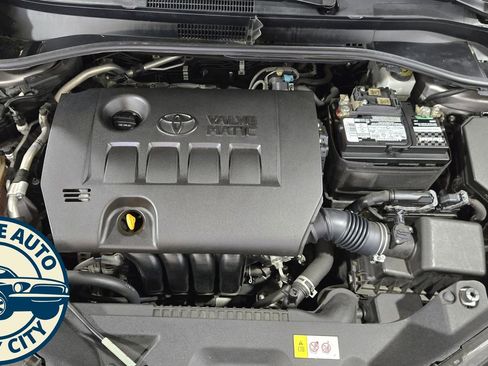 Used 2018 Toyota C-HR XLE FWD image 33
