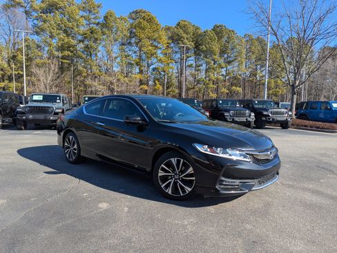 Used 2017 Honda Accord EX-L image 3