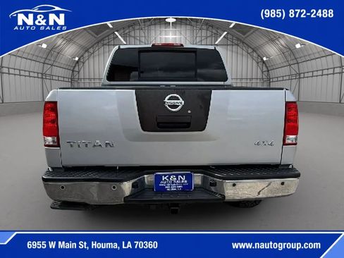 Used 2012 Nissan Titan SV w/ SV Value Truck Pkg AWD/4WD image 12