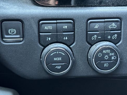 Used 2024 Chevrolet Silverado 1500 ZR2 w/ Technology Package AWD/4WD image 36