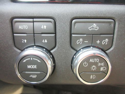 New 2026 GMC Sierra 1500 Elevation image 17