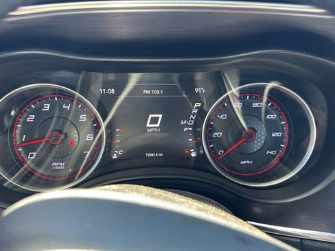 Used 2018 Dodge Charger SXT RWD image 29
