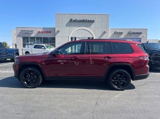 Used 2022 Jeep Grand Cherokee L Laredo image 1
