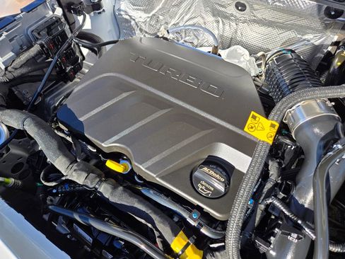 Certified 2025 Chevrolet Trax LT image 17