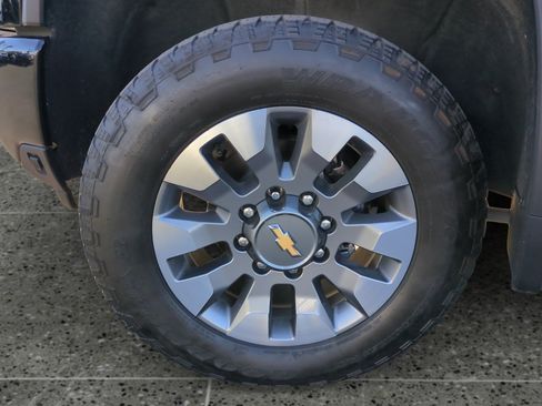 Used 2024 Chevrolet Silverado 2500 Custom w/ Custom Value Package AWD/4WD image 14