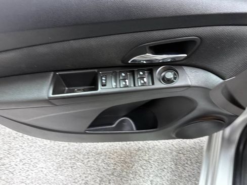 Used 2016 Chevrolet Cruze LTZ FWD image 12