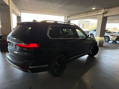 Used 2022 BMW X7 xDrive40i w/ Premium Package AWD/4WD image 3