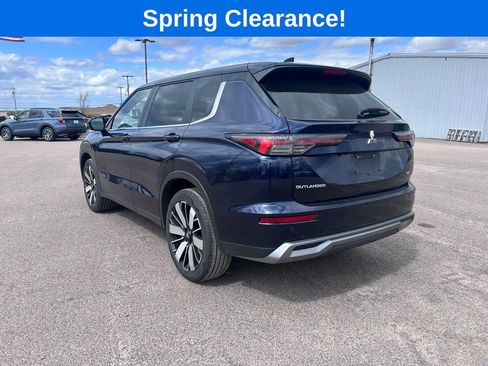 Used 2025 Mitsubishi Outlander AWD image 4