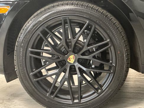 Used 2024 Porsche Macan GTS image 25