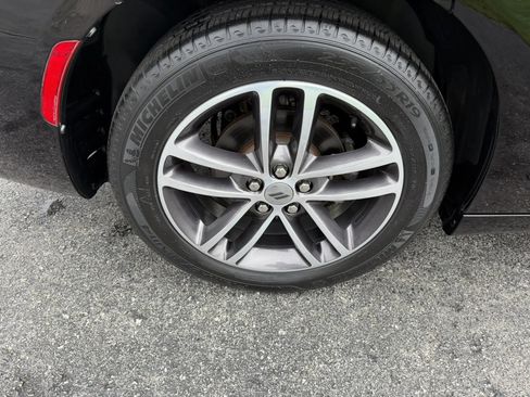 Used 2019 Dodge Charger SXT AWD/4WD image 40
