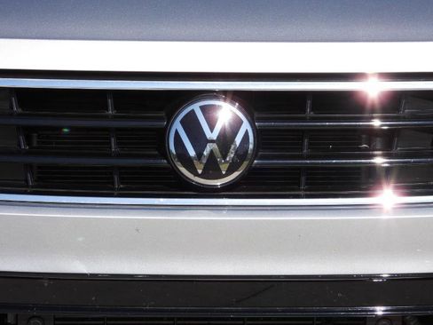 Used 2022 Volkswagen Tiguan SE R-Line image 31